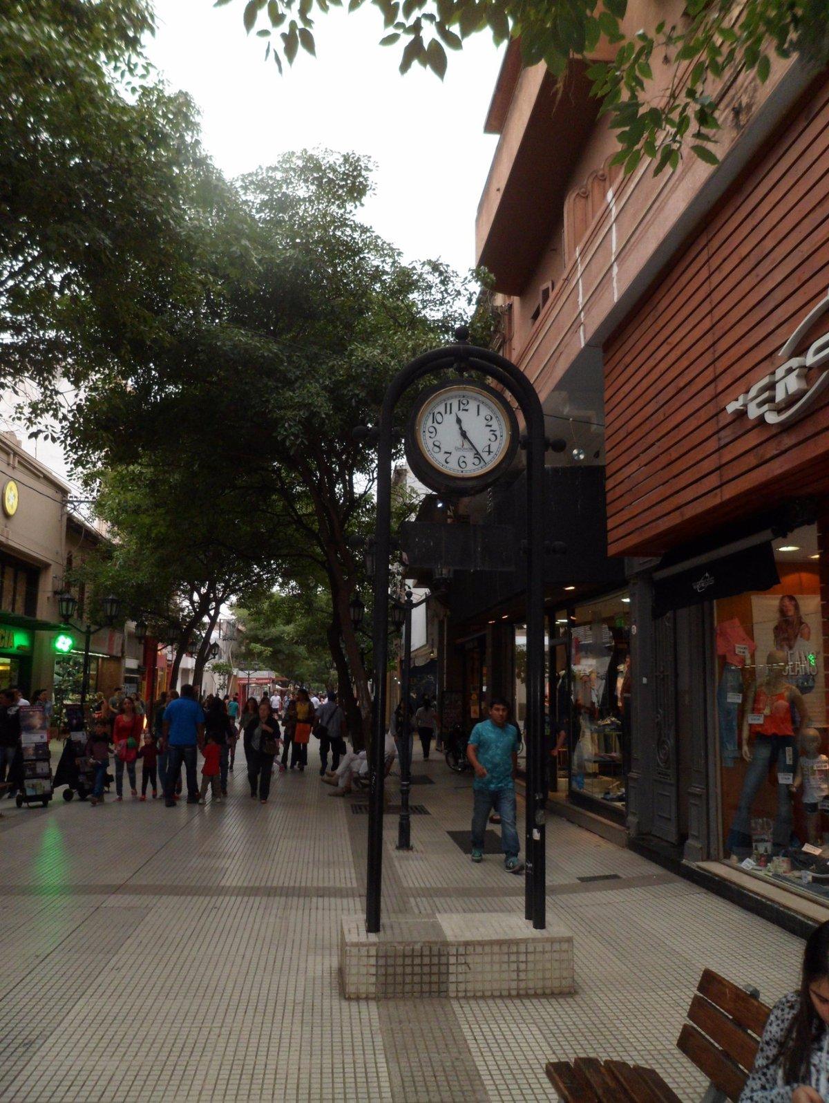 Peatonal Rivadavia